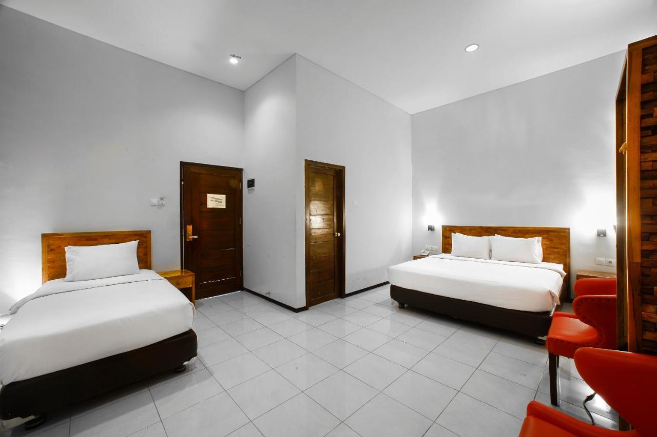 Ciptaningati Hotel Batu  Eksteriør billede