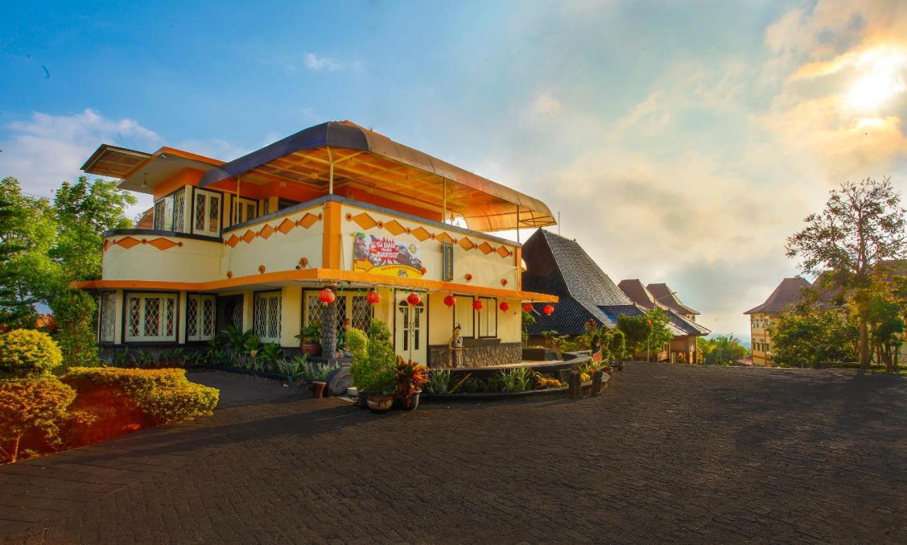 Ciptaningati Hotel Batu  Eksteriør billede
